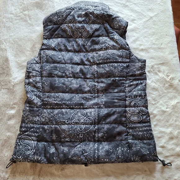 Paisley Bandana Packable Foray Golf Womens Puffer Vest Turtle Neck Zip up Small - Picture 5 of 10